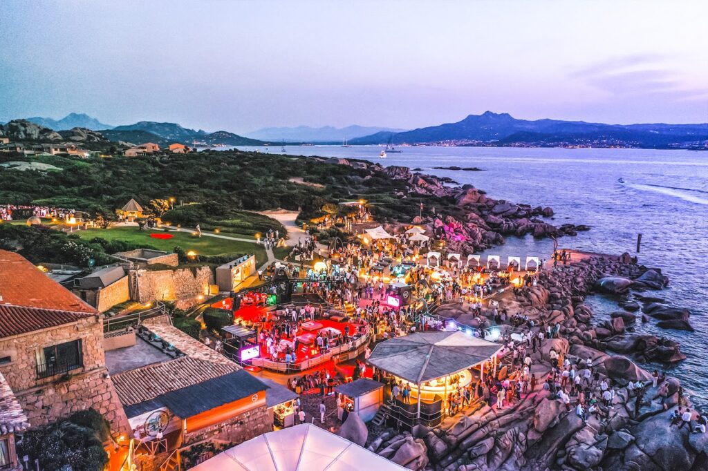 Top 5 Beach Clubs In The World 2 Mail 3 5